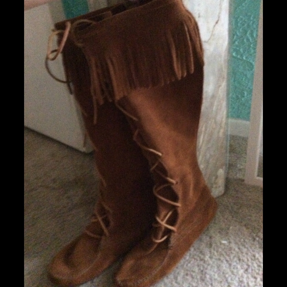 Minnetonka BNWOTSize 6 Knee hi Lace Up Moccasins! - Picture 2 of 7